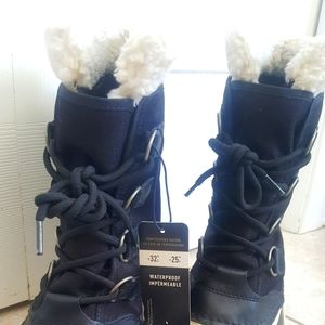 Sorel boots (waterproof)